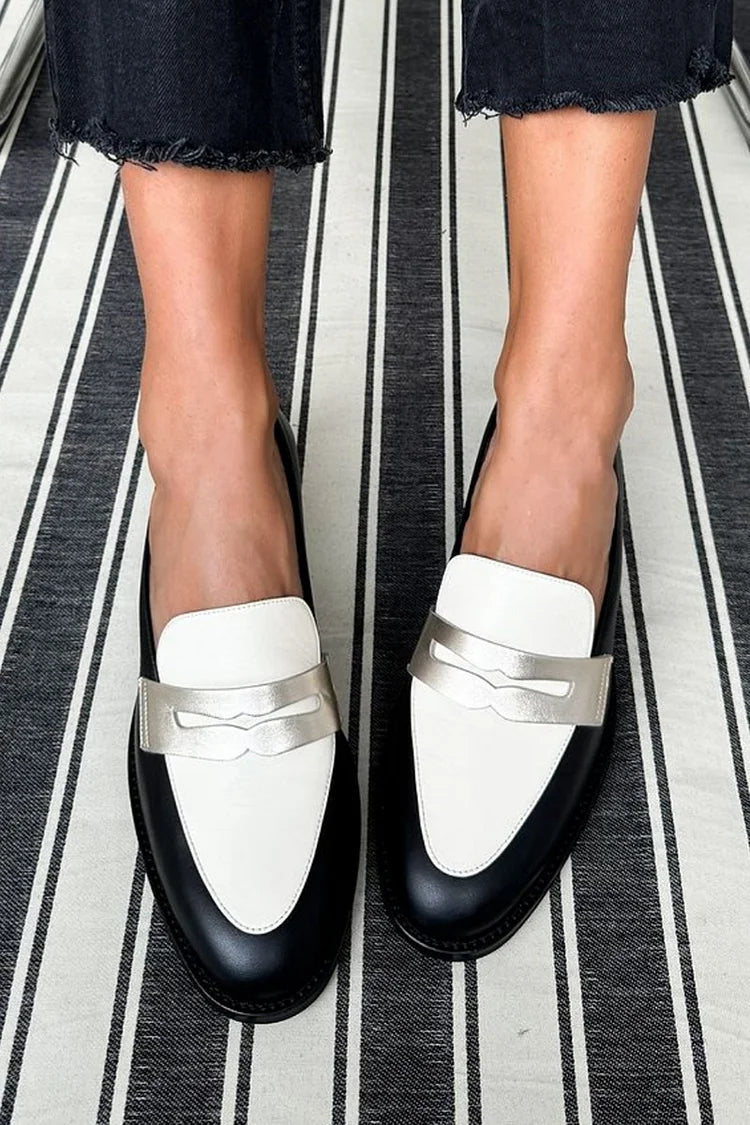 Abby | Classique Monochrome Moccasins