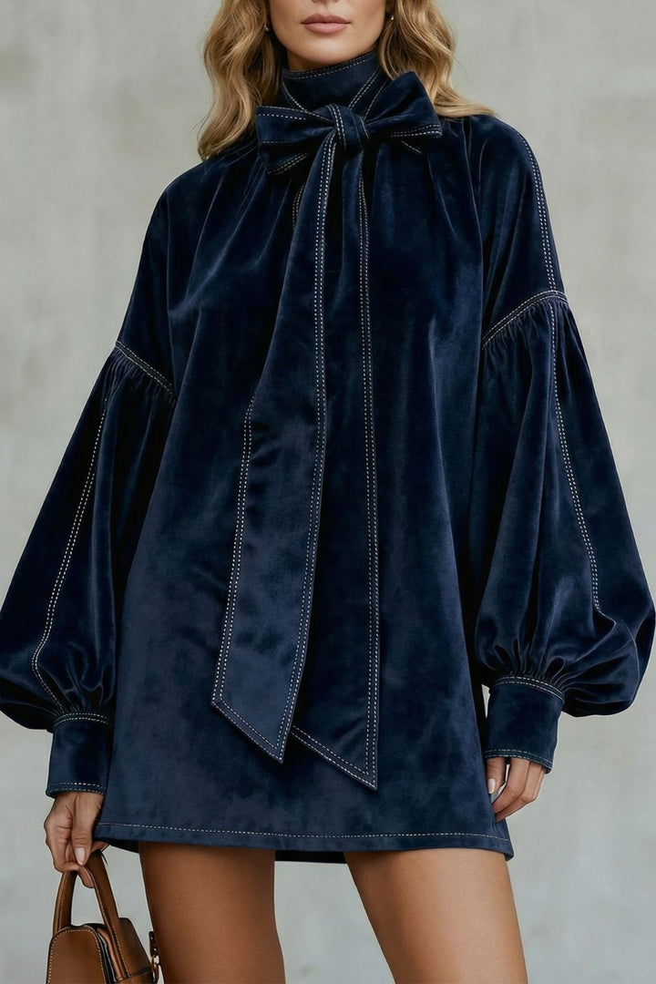 Velourine – Robe mini élégante à col nœud