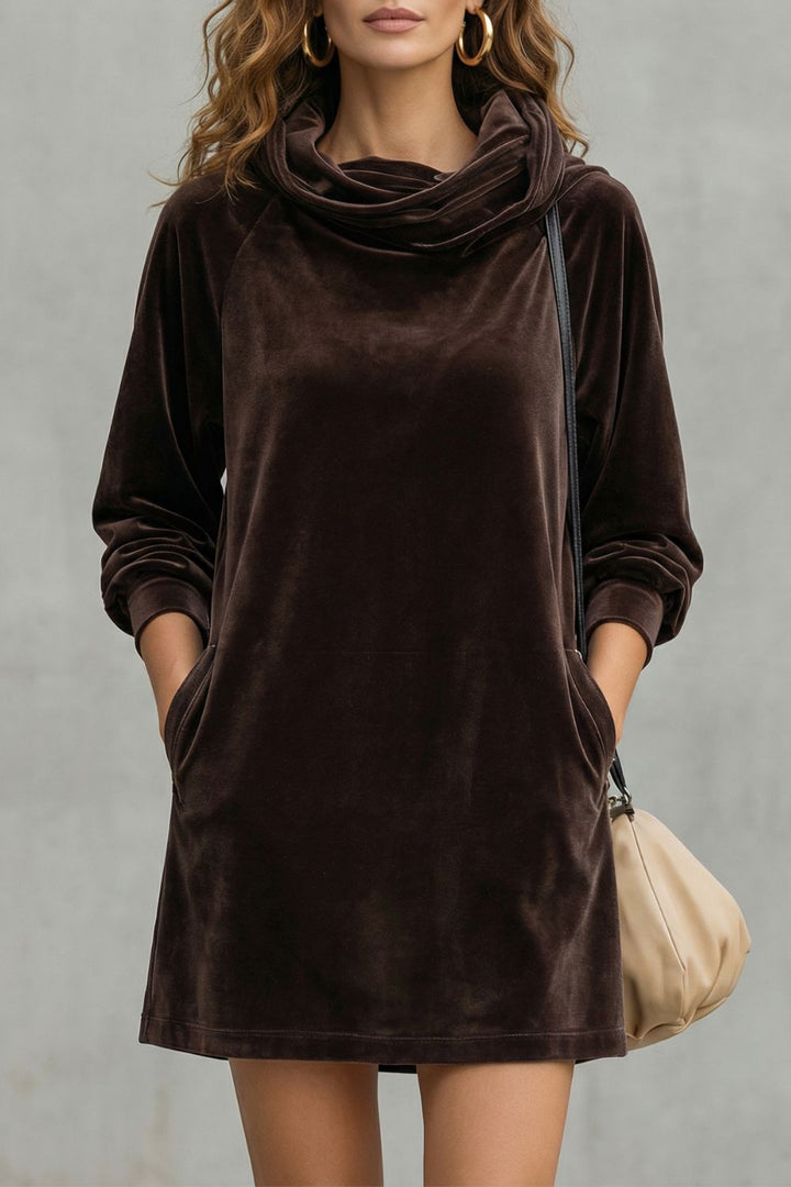 Moréna – Robe courte en velours drapé à col roulé