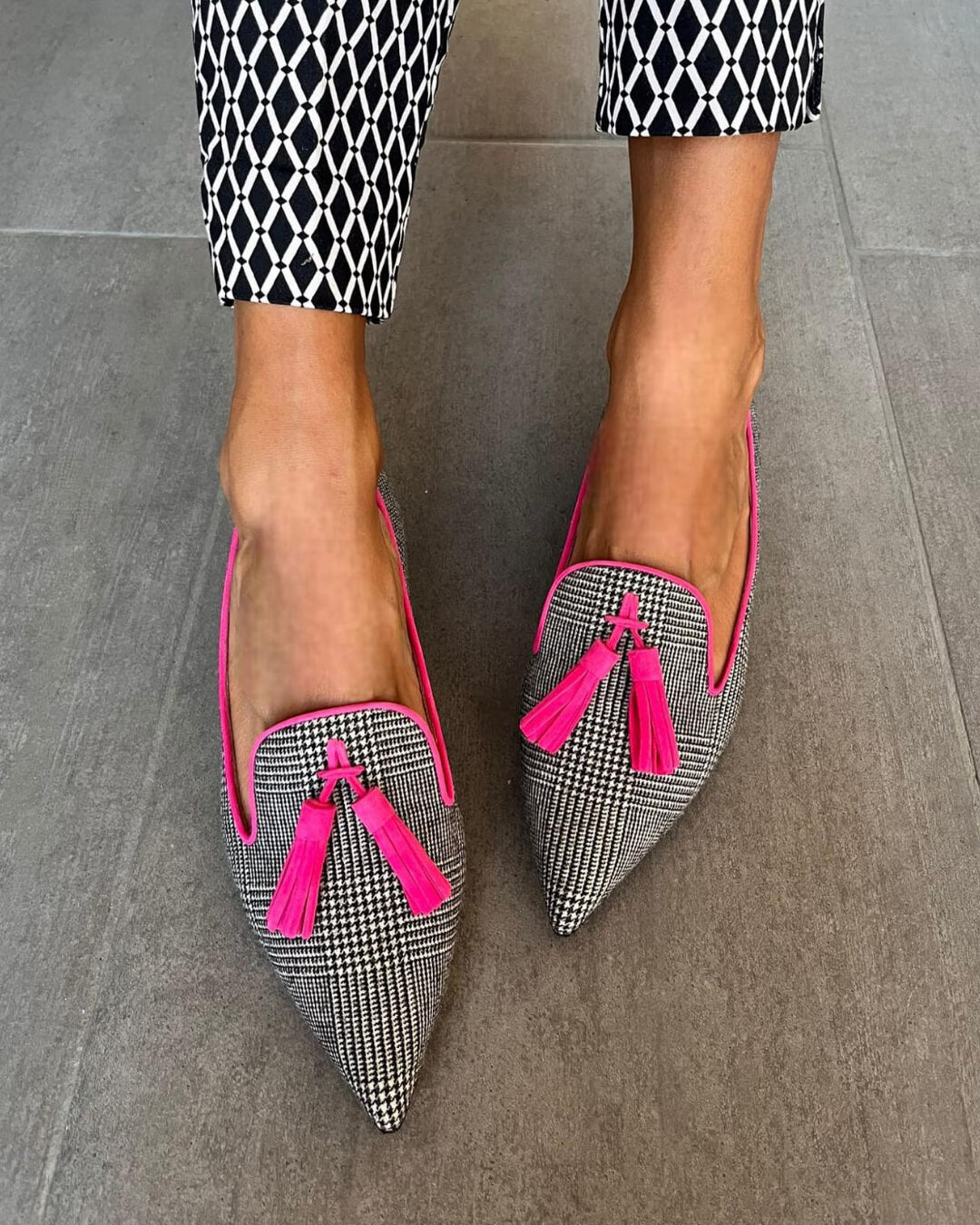 Zoe | Mocassins pointus à franges fluo