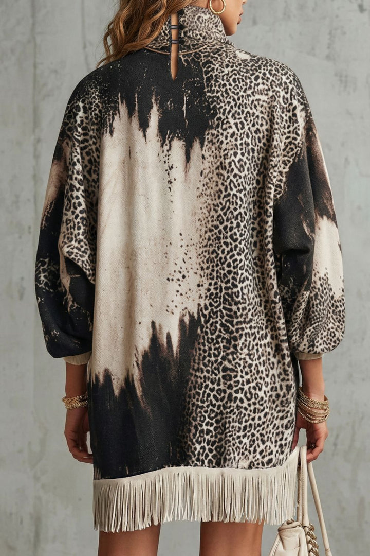 Solenne – Robe courte léopard à franges